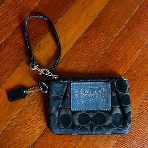 Coach Wristlet - black